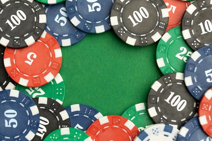 merpatislot live dealer blackjack table streaming on mobile phone with dealer and cards visible